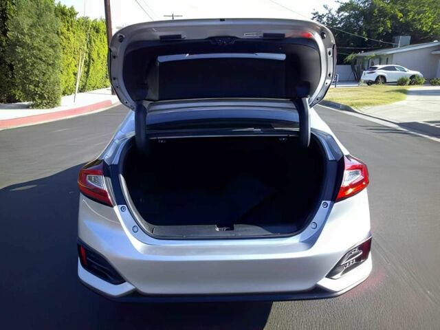 Сірий Хонда FCX Clarity, об'ємом двигуна 1.5 л та пробігом 32 тис. км за 17000 $, фото 13 на Automoto.ua