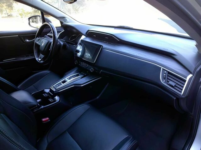 Сірий Хонда FCX Clarity, об'ємом двигуна 1.5 л та пробігом 32 тис. км за 17000 $, фото 10 на Automoto.ua