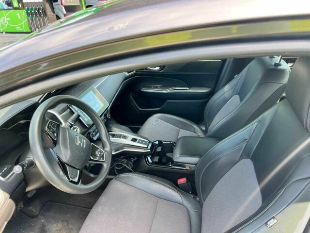 Серый Хонда FCX Clarity, объемом двигателя 1.5 л и пробегом 152 тыс. км за 15450 $, фото 7 на Automoto.ua