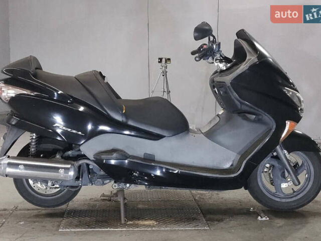 Черный Хонда Forza 250, объемом двигателя 0.25 л и пробегом 17 тыс. км за 2100 $, фото 2 на Automoto.ua