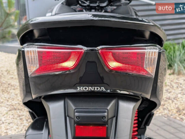 Черный Хонда Forza 250, объемом двигателя 0 л и пробегом 27 тыс. км за 2700 $, фото 10 на Automoto.ua