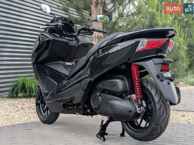 Черный Хонда Forza 250, объемом двигателя 0 л и пробегом 27 тыс. км за 2700 $, фото 2 на Automoto.ua
