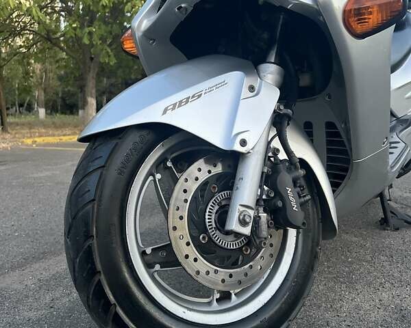 Серый Хонда Forza 250, объемом двигателя 0.25 л и пробегом 34 тыс. км за 1600 $, фото 1 на Automoto.ua