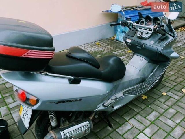 Серый Хонда Forza 250, объемом двигателя 0.25 л и пробегом 52 тыс. км за 1600 $, фото 1 на Automoto.ua