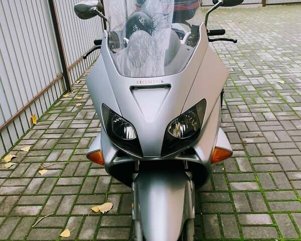 Серый Хонда Forza 250, объемом двигателя 0.25 л и пробегом 52 тыс. км за 1600 $, фото 3 на Automoto.ua