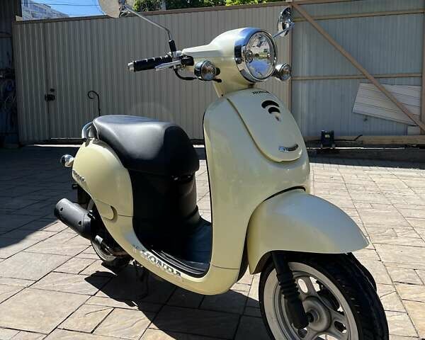 Бежевый Хонда Giorno AF-24, объемом двигателя 0.05 л и пробегом 10 тыс. км за 820 $, фото 2 на Automoto.ua