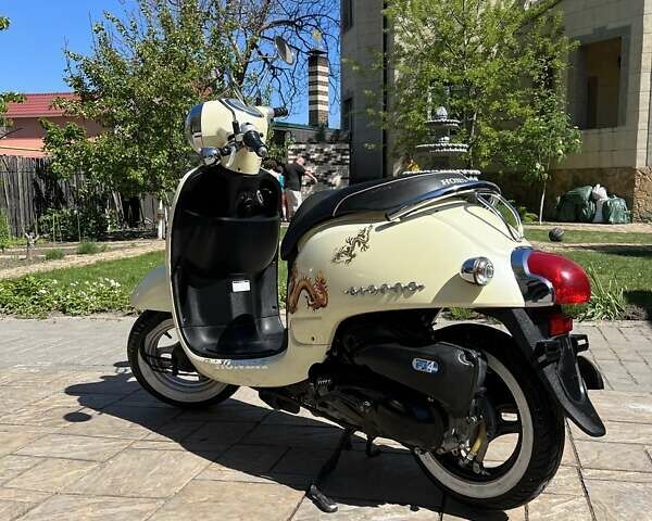 Бежевый Хонда Giorno AF-24, объемом двигателя 0.05 л и пробегом 10 тыс. км за 820 $, фото 1 на Automoto.ua