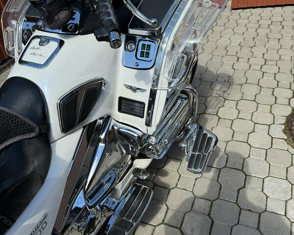 Білий Хонда GL 1800 Gold Wing Tour, об'ємом двигуна 1.6 л та пробігом 57 тис. км за 14300 $, фото 3 на Automoto.ua