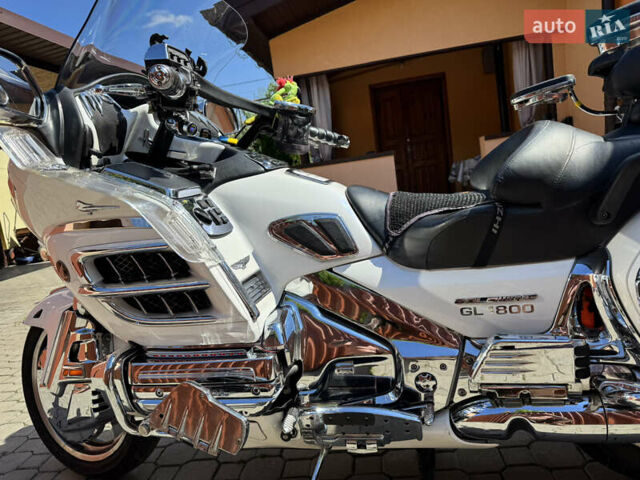 Білий Хонда GL 1800 Gold Wing Tour, об'ємом двигуна 1.6 л та пробігом 57 тис. км за 14300 $, фото 9 на Automoto.ua
