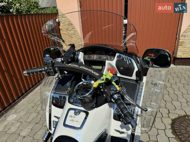 Білий Хонда GL 1800 Gold Wing Tour, об'ємом двигуна 1.6 л та пробігом 57 тис. км за 14300 $, фото 14 на Automoto.ua