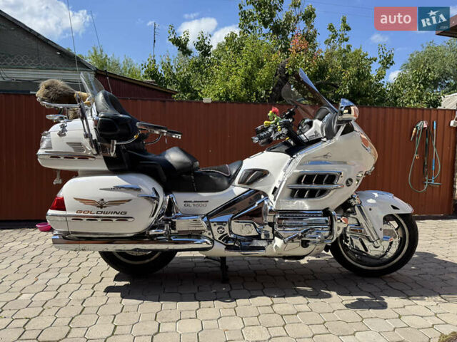 Білий Хонда GL 1800 Gold Wing Tour, об'ємом двигуна 1.6 л та пробігом 57 тис. км за 14300 $, фото 1 на Automoto.ua
