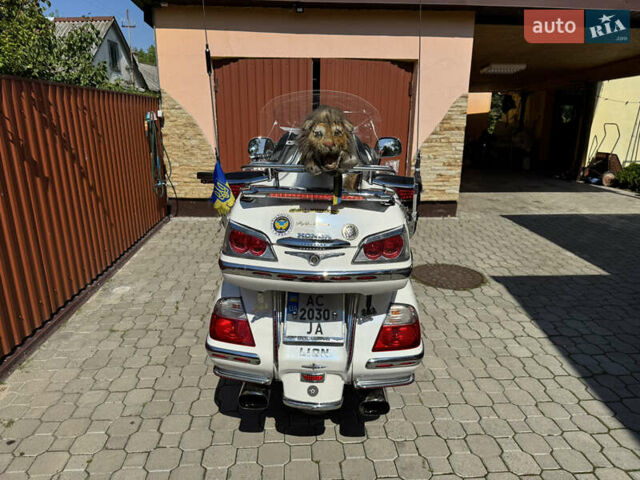 Білий Хонда GL 1800 Gold Wing Tour, об'ємом двигуна 1.6 л та пробігом 57 тис. км за 14300 $, фото 12 на Automoto.ua