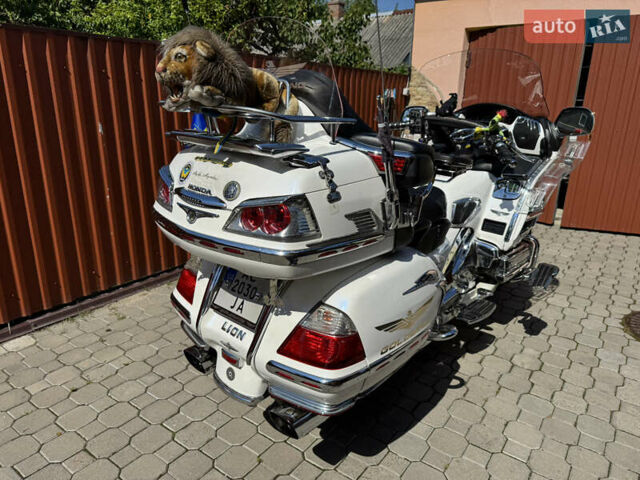 Білий Хонда GL 1800 Gold Wing Tour, об'ємом двигуна 1.6 л та пробігом 57 тис. км за 14300 $, фото 13 на Automoto.ua