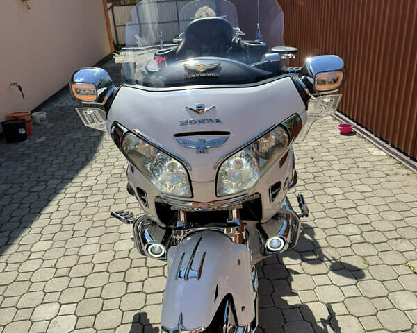 Білий Хонда GL 1800 Gold Wing Tour, об'ємом двигуна 1.6 л та пробігом 57 тис. км за 14300 $, фото 16 на Automoto.ua