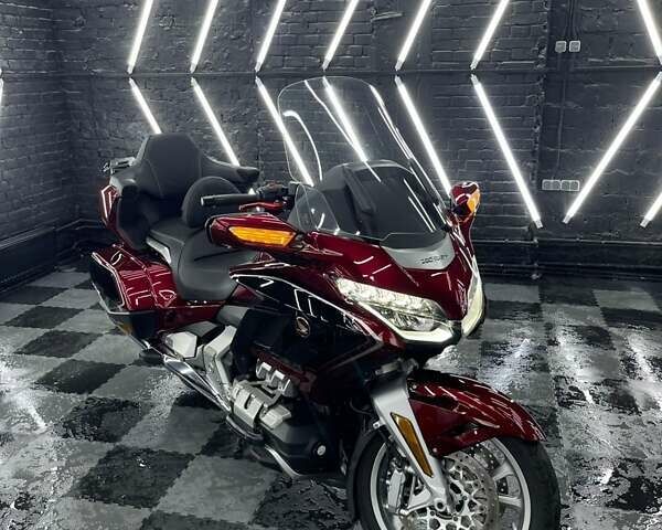 Красный Хонда GL 1800 Gold Wing Tour, объемом двигателя 1.8 л и пробегом 40 тыс. км за 28800 $, фото 3 на Automoto.ua
