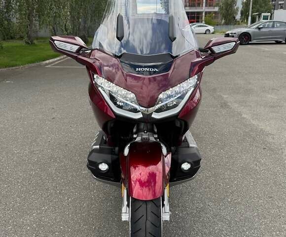 Красный Хонда GL 1800 Gold Wing Tour, объемом двигателя 1.83 л и пробегом 5 тыс. км за 34500 $, фото 3 на Automoto.ua