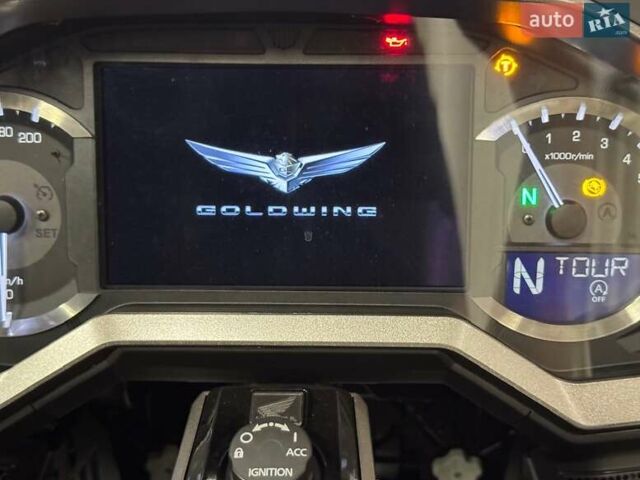 Красный Хонда GL 1800 Gold Wing Tour, объемом двигателя 1.83 л и пробегом 5 тыс. км за 34900 $, фото 37 на Automoto.ua