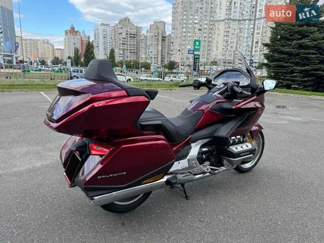 Красный Хонда GL 1800 Gold Wing Tour, объемом двигателя 1.83 л и пробегом 5 тыс. км за 34500 $, фото 11 на Automoto.ua