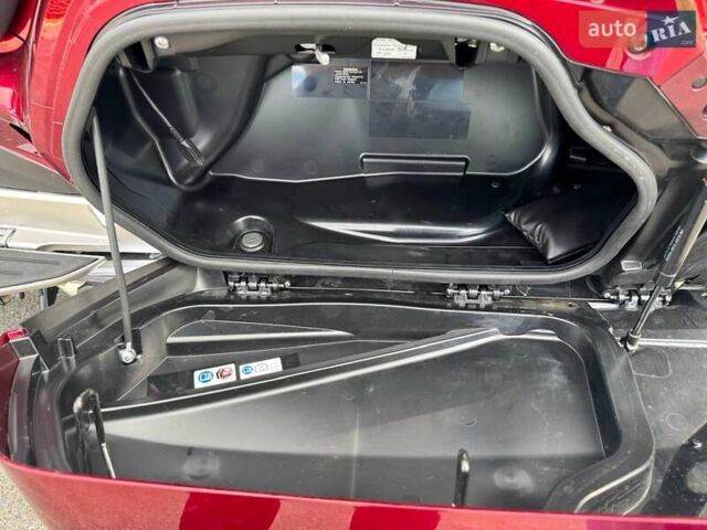 Красный Хонда GL 1800 Gold Wing Tour, объемом двигателя 1.83 л и пробегом 5 тыс. км за 34500 $, фото 14 на Automoto.ua