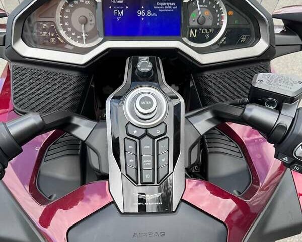 Красный Хонда GL 1800 Gold Wing Tour, объемом двигателя 1.83 л и пробегом 5 тыс. км за 34900 $, фото 25 на Automoto.ua