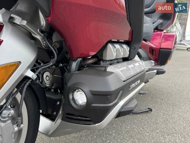 Красный Хонда GL 1800 Gold Wing Tour, объемом двигателя 1.83 л и пробегом 5 тыс. км за 34500 $, фото 2 на Automoto.ua