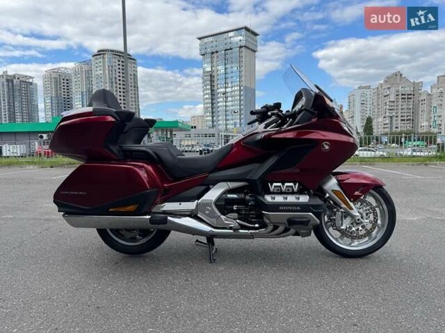 Красный Хонда GL 1800 Gold Wing Tour, объемом двигателя 1.83 л и пробегом 5 тыс. км за 34500 $, фото 10 на Automoto.ua