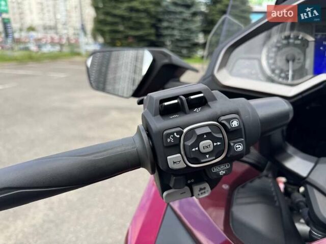 Красный Хонда GL 1800 Gold Wing Tour, объемом двигателя 1.83 л и пробегом 5 тыс. км за 34900 $, фото 22 на Automoto.ua