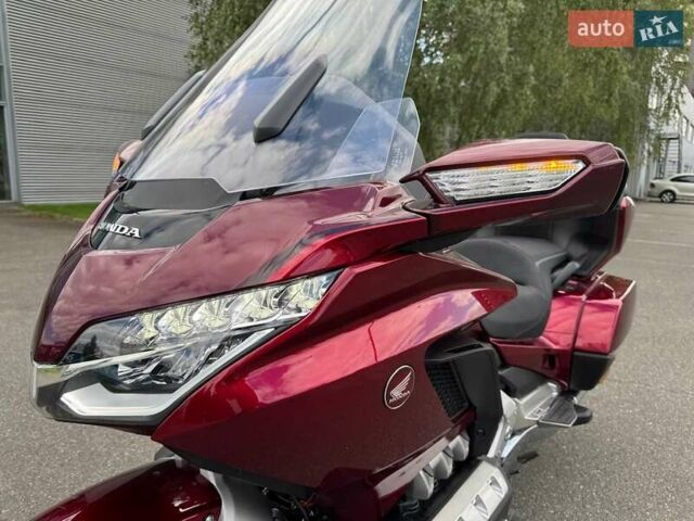 Красный Хонда GL 1800 Gold Wing Tour, объемом двигателя 1.83 л и пробегом 5 тыс. км за 34900 $, фото 1 на Automoto.ua