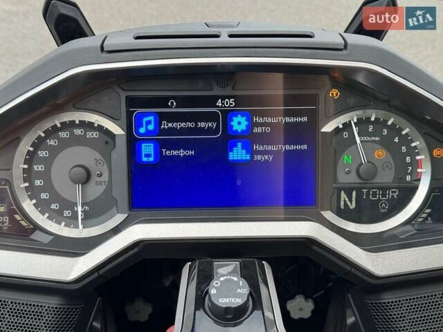 Красный Хонда GL 1800 Gold Wing Tour, объемом двигателя 1.83 л и пробегом 5 тыс. км за 34900 $, фото 28 на Automoto.ua