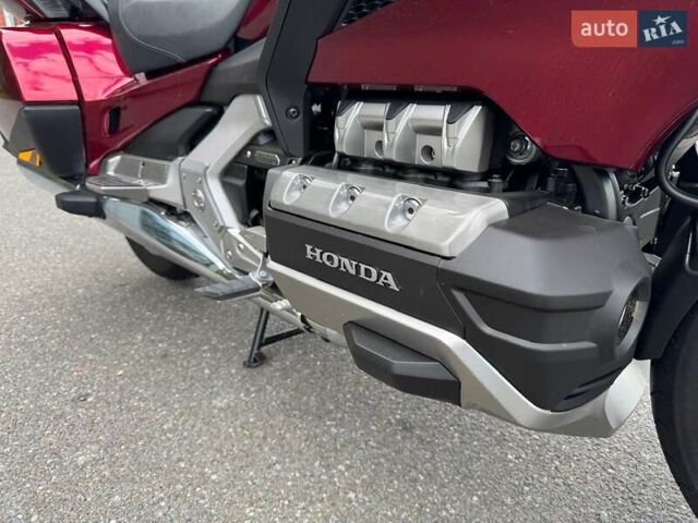 Красный Хонда GL 1800 Gold Wing Tour, объемом двигателя 1.83 л и пробегом 5 тыс. км за 34900 $, фото 8 на Automoto.ua