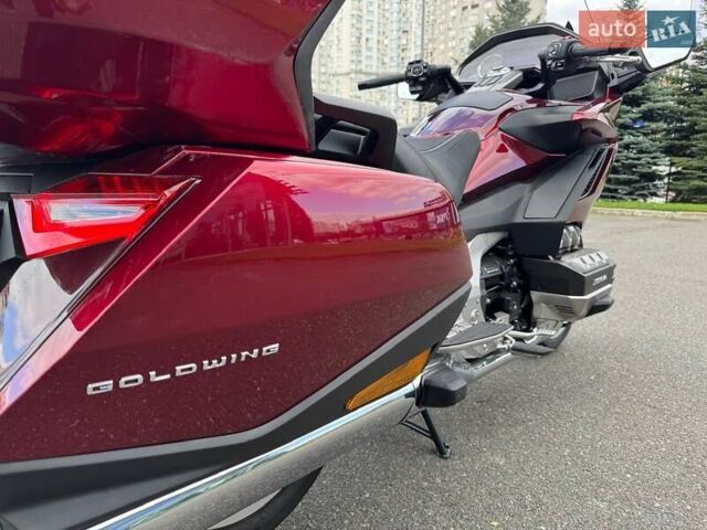 Красный Хонда GL 1800 Gold Wing Tour, объемом двигателя 1.83 л и пробегом 5 тыс. км за 34500 $, фото 12 на Automoto.ua