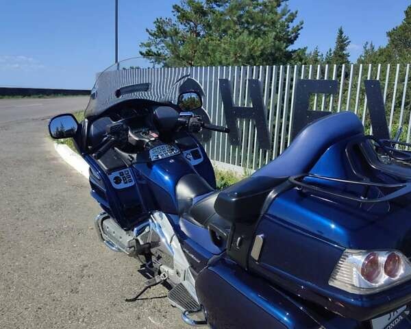Синий Хонда GL 1800 Gold Wing Tour, объемом двигателя 1.8 л и пробегом 94 тыс. км за 10500 $, фото 3 на Automoto.ua