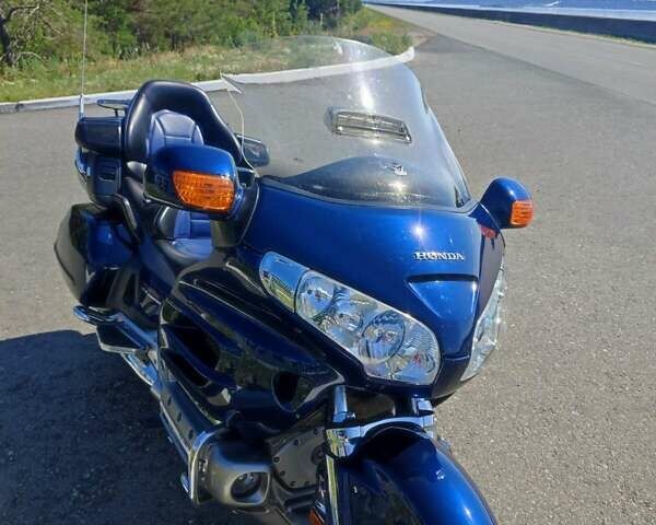Синий Хонда GL 1800 Gold Wing Tour, объемом двигателя 1.8 л и пробегом 94 тыс. км за 10500 $, фото 1 на Automoto.ua