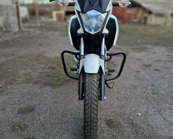 Белый Хонда GLR 125, объемом двигателя 0.12 л и пробегом 11 тыс. км за 1300 $, фото 5 на Automoto.ua