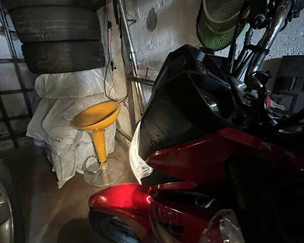 Червоний Хонда GLR 125, об'ємом двигуна 0.12 л та пробігом 2 тис. км за 2500 $, фото 8 на Automoto.ua