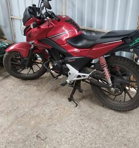 Хонда GLR 125, объемом двигателя 0.12 л и пробегом 19 тыс. км за 2000 $, фото 2 на Automoto.ua