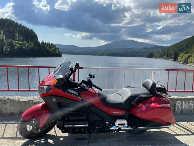Красный Хонда Gold Wing F6B, объемом двигателя 1.8 л и пробегом 40 тыс. км за 11000 $, фото 3 на Automoto.ua