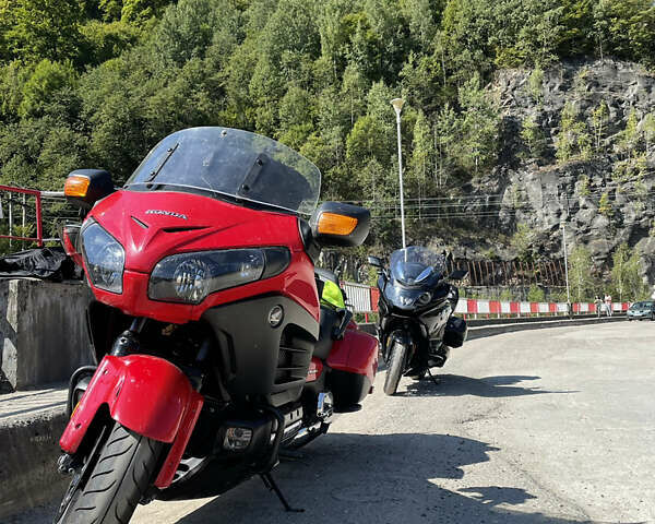 Красный Хонда Gold Wing F6B, объемом двигателя 1.8 л и пробегом 40 тыс. км за 11000 $, фото 4 на Automoto.ua