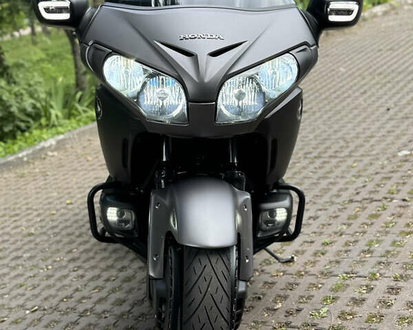Хонда Gold Wing F6B, объемом двигателя 0 л и пробегом 42 тыс. км за 14000 $, фото 7 на Automoto.ua