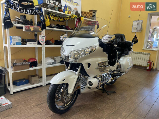 Белый Хонда Gold Wing GL 1800, объемом двигателя 0 л и пробегом 1 тыс. км за 12500 $, фото 1 на Automoto.ua