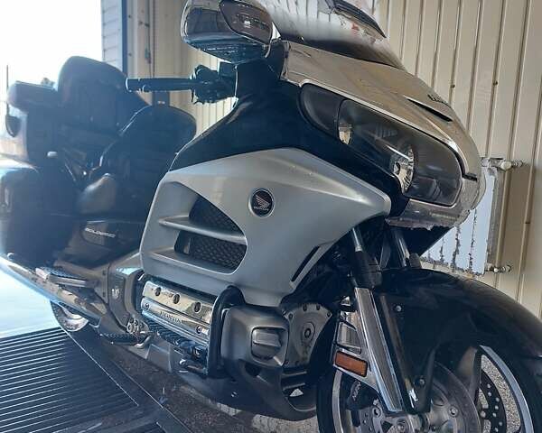 Черный Хонда Gold Wing GL 1800, объемом двигателя 1.8 л и пробегом 23 тыс. км за 12000 $, фото 2 на Automoto.ua