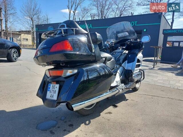 Черный Хонда Gold Wing GL 1800, объемом двигателя 1.8 л и пробегом 23 тыс. км за 12000 $, фото 4 на Automoto.ua