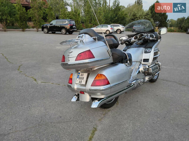 Серый Хонда Gold Wing GL 1800, объемом двигателя 1.8 л и пробегом 37 тыс. км за 11200 $, фото 4 на Automoto.ua