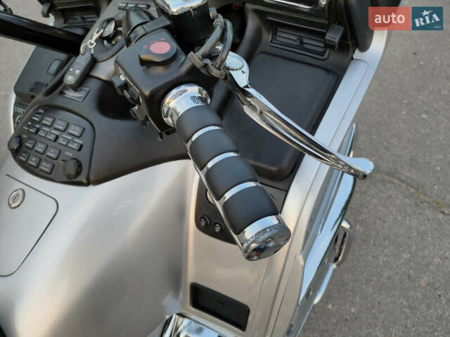 Серый Хонда Gold Wing GL 1800, объемом двигателя 1.8 л и пробегом 37 тыс. км за 11200 $, фото 12 на Automoto.ua