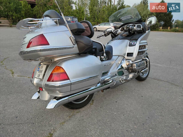 Серый Хонда Gold Wing GL 1800, объемом двигателя 1.8 л и пробегом 37 тыс. км за 11200 $, фото 21 на Automoto.ua