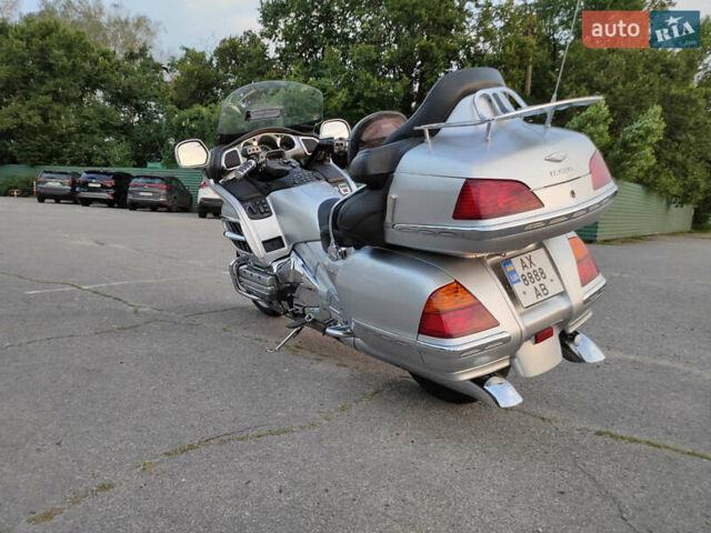 Серый Хонда Gold Wing GL 1800, объемом двигателя 1.8 л и пробегом 37 тыс. км за 11200 $, фото 7 на Automoto.ua
