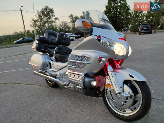 Серый Хонда Gold Wing GL 1800, объемом двигателя 1.8 л и пробегом 37 тыс. км за 11200 $, фото 15 на Automoto.ua