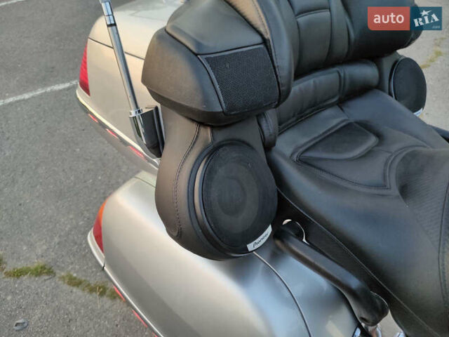 Серый Хонда Gold Wing GL 1800, объемом двигателя 1.8 л и пробегом 37 тыс. км за 11200 $, фото 14 на Automoto.ua