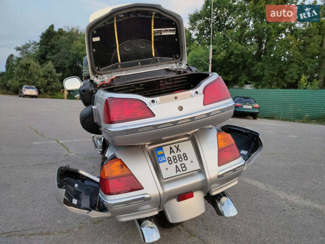 Серый Хонда Gold Wing GL 1800, объемом двигателя 1.8 л и пробегом 37 тыс. км за 11200 $, фото 1 на Automoto.ua