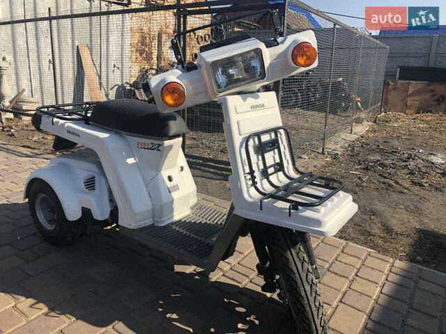 Белый Хонда Gyro X, объемом двигателя 0.05 л и пробегом 4 тыс. км за 880 $, фото 2 на Automoto.ua